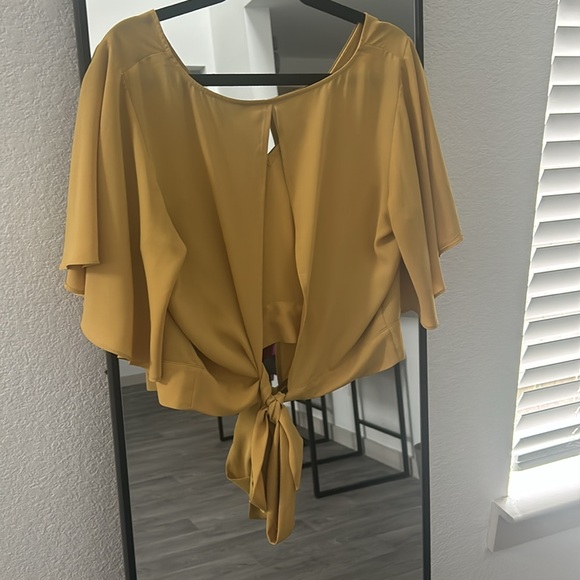 Yellow Express Crop Bow Tie Back Top - Picture 2 of 2